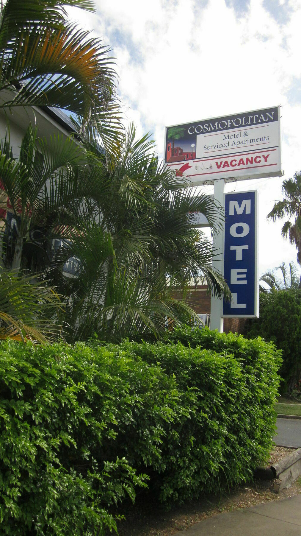 Cosmopolitan Motel & Serviced Apartments Rockhampton Exterior photo